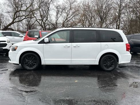 Used 2019 Dodge Grand Caravan GT image 4