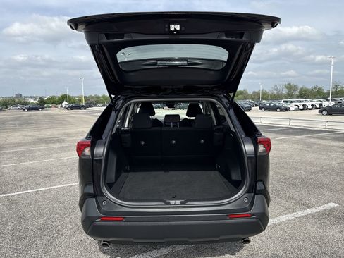 Certified 2025 Toyota RAV4 LE FWD image 20