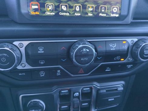 Used 2021 Jeep Wrangler Unlimited Sahara image 26