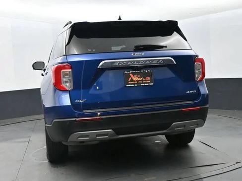 Used 2023 Ford Explorer XLT w/ Equipment Group 202A AWD/4WD image 8
