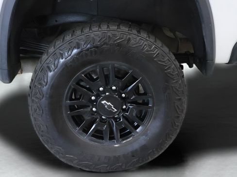 Used 2024 Chevrolet Silverado 2500 ZR2 w/ Technology Package AWD/4WD image 34