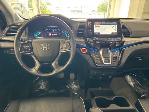 Used 2024 Honda Odyssey Elite image 18