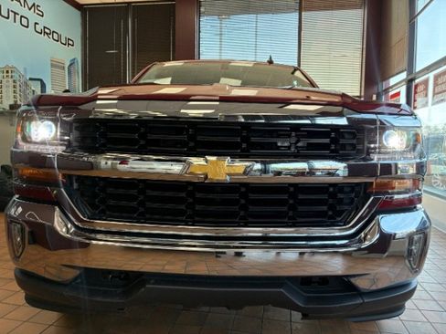 Used 2018 Chevrolet Silverado 1500 LT w/ All Star Edition image 4
