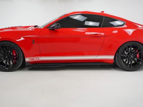 Used 2021 Ford Mustang Shelby GT500 w/ Technology Package image 2