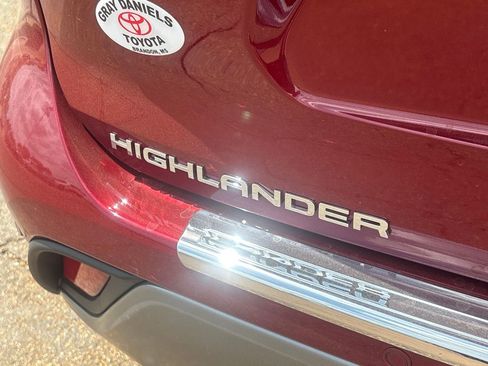 New 2026 Toyota Highlander Platinum image 78