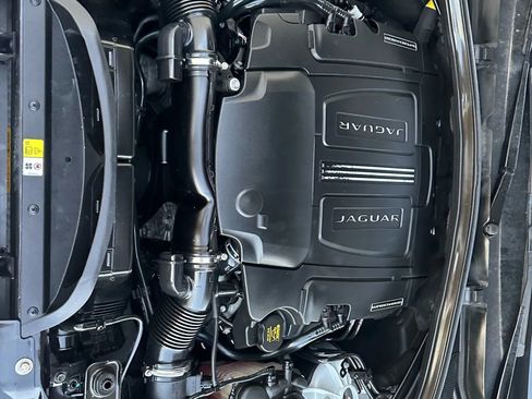 Used 2018 Jaguar F-PACE Portfolio image 33