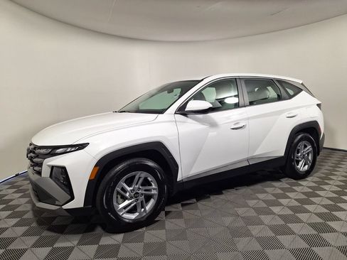 Used 2026 Hyundai Tucson SE FWD image 1