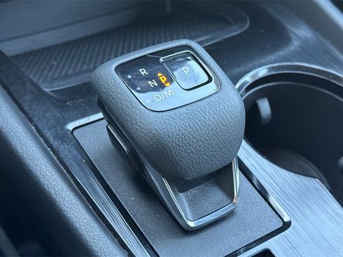 Used 2024 Nissan Rogue SV image 25