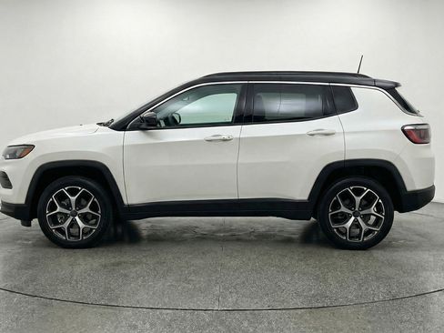 Used 2025 Jeep Compass Limited image 5