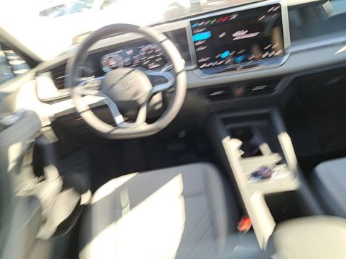 New 2026 Volkswagen Tiguan SE image 19