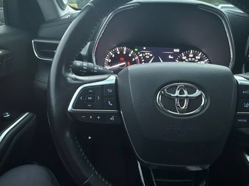 Used 2021 Toyota Highlander Limited AWD/4WD image 17