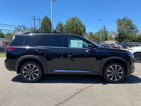 New 2026 Nissan Pathfinder Platinum AWD/4WD image 7