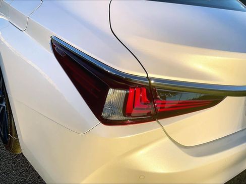 New 2025 Lexus ES 350 w/ Premium Package image 14