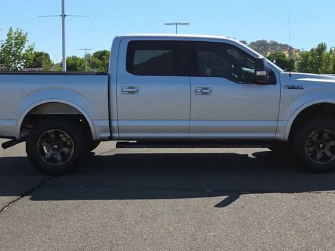 Used 2016 Ford F150 Lariat w/ Equipment Group 502A Luxury AWD/4WD image 9
