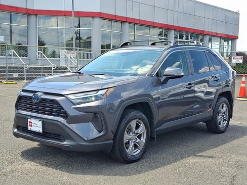 Used 2024 Toyota RAV4 XLE w/ Convenience Package AWD/4WD image 3