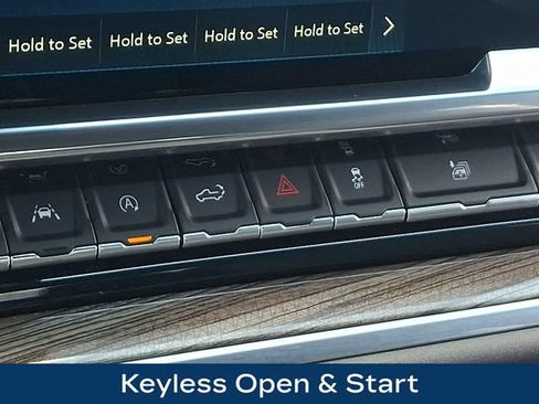 Used 2025 Chevrolet Silverado 1500 LT AWD/4WD image 17