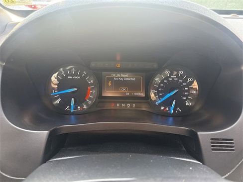 Used 2018 Ford Explorer XLT image 15