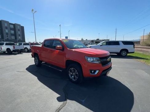 Used 2019 Chevrolet Colorado Z71 AWD/4WD image 2