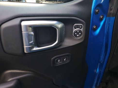 Used 2024 Jeep Wrangler Sport S image 13