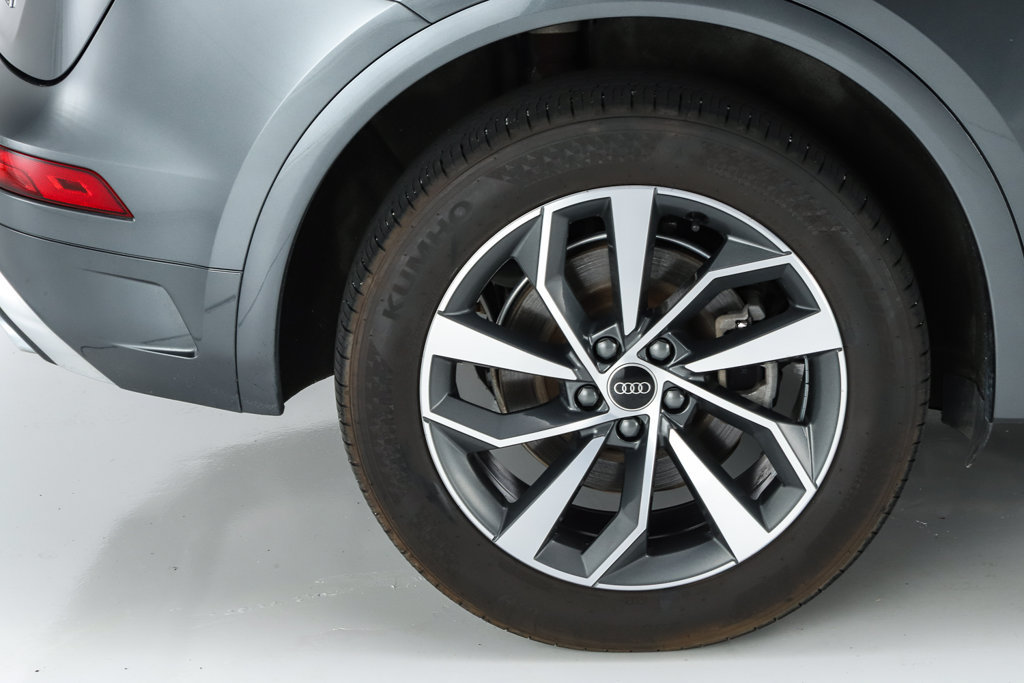 Used 2023 Audi Q5 2.0T Premium Plus w/ Premium Plus Package AWD/4WD image 17