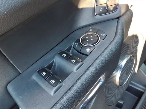 Certified 2024 Ford Expedition XLT image 11