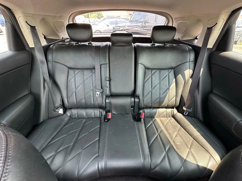 Used 2011 INFINITI FX35 AWD w/ Premium Pkg image 16