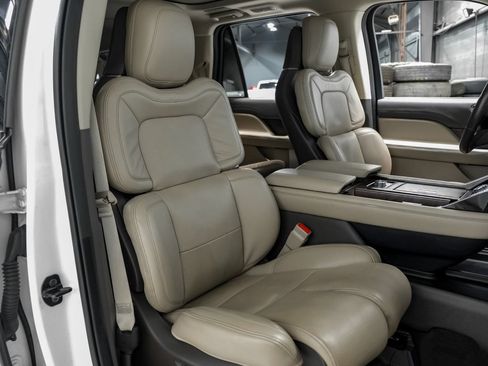 Used 2022 Lincoln Navigator L Reserve AWD/4WD image 31