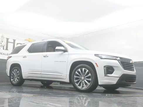 Used 2023 Chevrolet Traverse Premier w/ LPO, Floor Liner Package AWD/4WD image 2