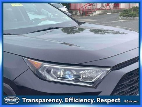 Used 2021 Toyota RAV4 XLE w/ XLE Grade Weather Package AWD/4WD image 9
