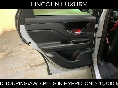 Used 2025 Lincoln Corsair Grand Touring w/ Towing Package AWD/4WD image 21