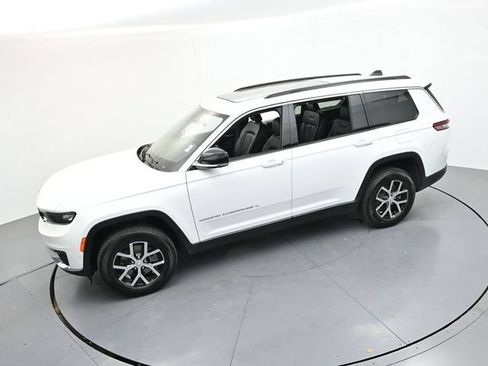 Used 2024 Jeep Grand Cherokee L Limited w/ Luxury Tech Group II AWD/4WD image 23