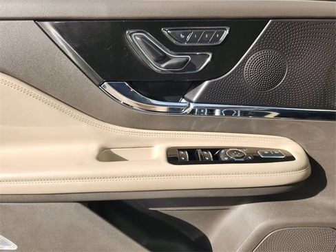 Used 2023 Lincoln Corsair FWD image 24