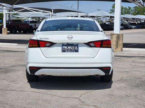 Used 2025 Nissan Altima 2.5 SV FWD image 6