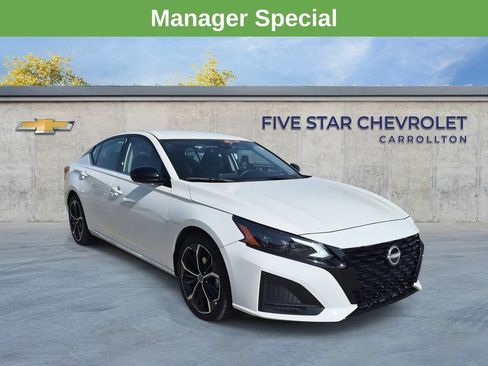 Used 2025 Nissan Altima 2.5 SR FWD image 1