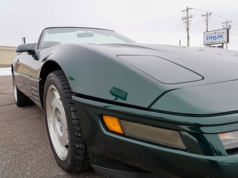 Used 1992 Chevrolet Corvette 2dr Convertible image 13