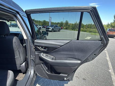 Used 2024 Subaru Outback Premium AWD/4WD image 19