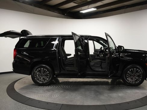 New 2026 GMC Yukon XL Elevation w/ Elevation Premium Package AWD/4WD image 10