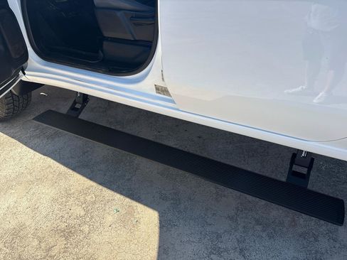 Used 2020 Chevrolet Silverado 2500 Custom AWD/4WD image 12