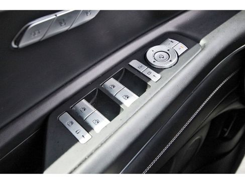 Used 2022 Genesis GV80 2.5T w/ Prestige Package 04 image 23