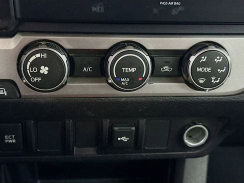 Used 2023 Toyota Tacoma SR w/ SR Convenience Package RWD image 17