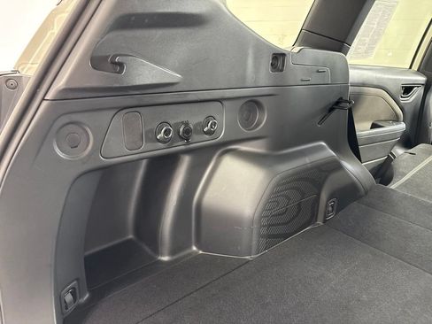 Used 2025 Subaru Forester Premium AWD/4WD image 39