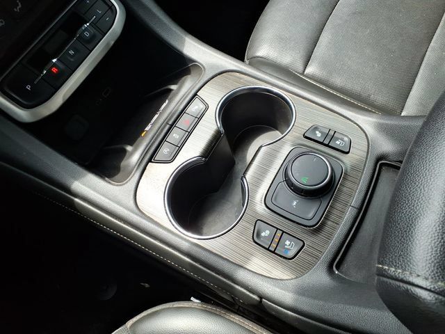 Used 2021 GMC Acadia SLT w/ Technology Package FWD image 29