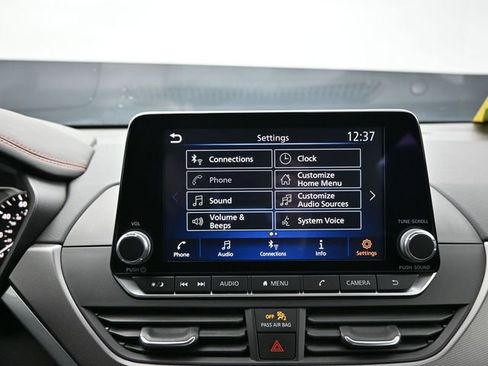 Used 2025 Nissan Altima 2.5 SR image 25