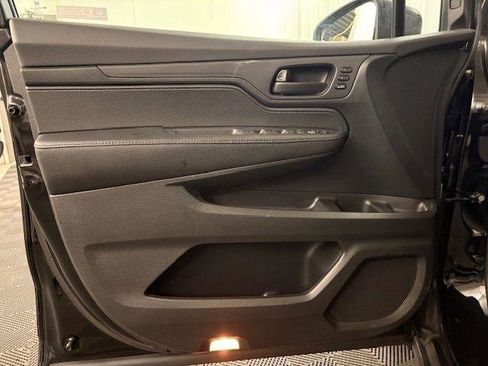 Used 2023 Honda Odyssey EX-L image 5