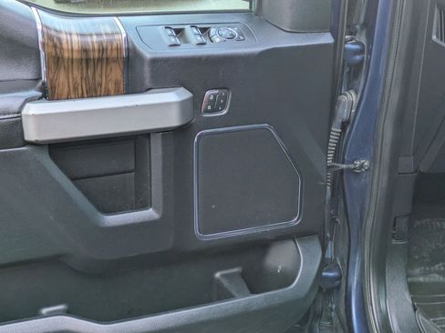 Used 2019 Ford F150 Lariat w/ Max Trailer Tow Package image 15