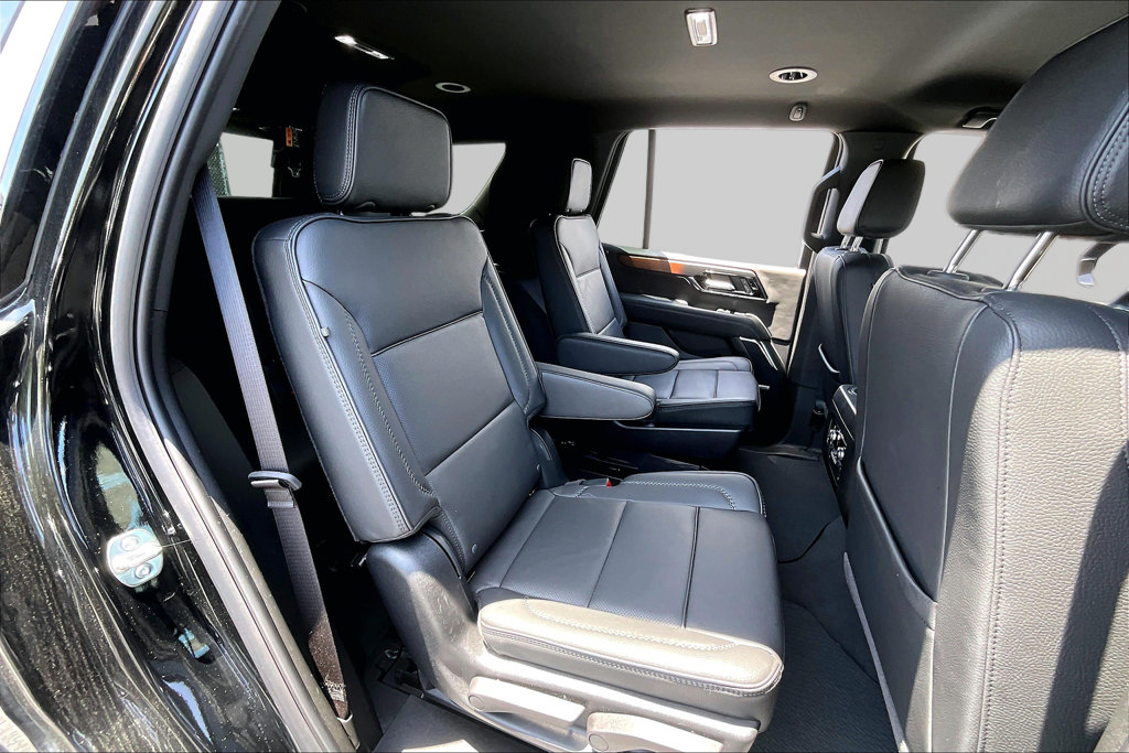 Used 2026 GMC Yukon Denali AWD/4WD image 23