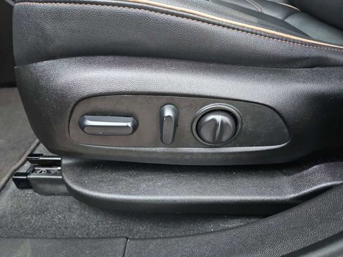 Certified 2022 Chevrolet Blazer Premier w/ Enhanced Convenience Package image 17