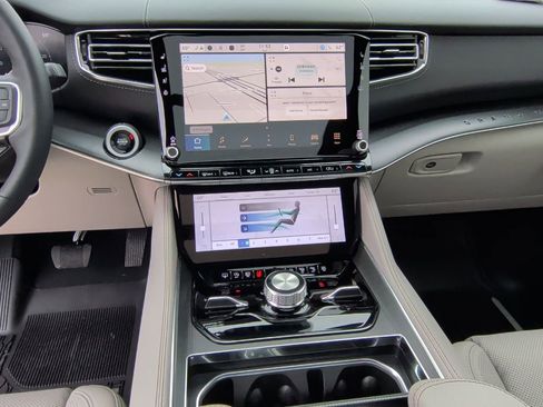 New 2026 Jeep Grand Wagoneer Summit AWD/4WD image 25
