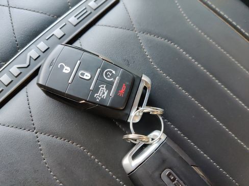 Used 2025 RAM 3500 Limited image 27