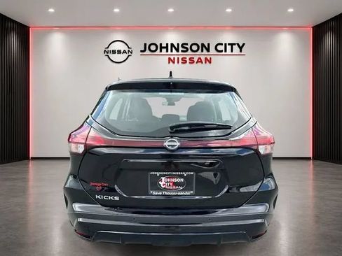 Used 2025 Nissan Kicks Play S FWD image 6